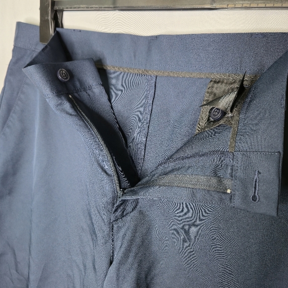 Haggar Men's Casual Blue Shorts Size 36 - Picture 3 of 5